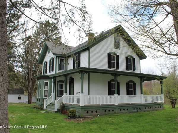 23 Frog Alley, Old Chatham, NY 12136