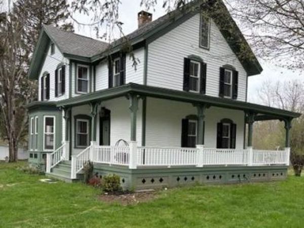 23 Frog Alley, Old Chatham, NY 12136