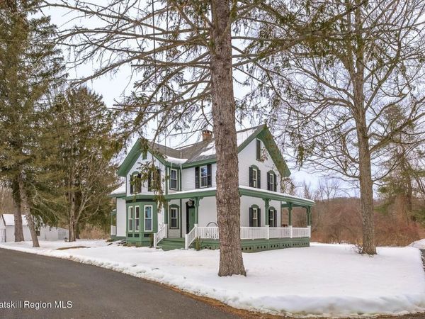 23 Frog Alley, Old Chatham, NY 12136