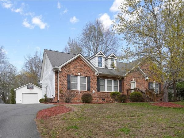 6457 Reidsville Road , Belews Creek, NC 27009