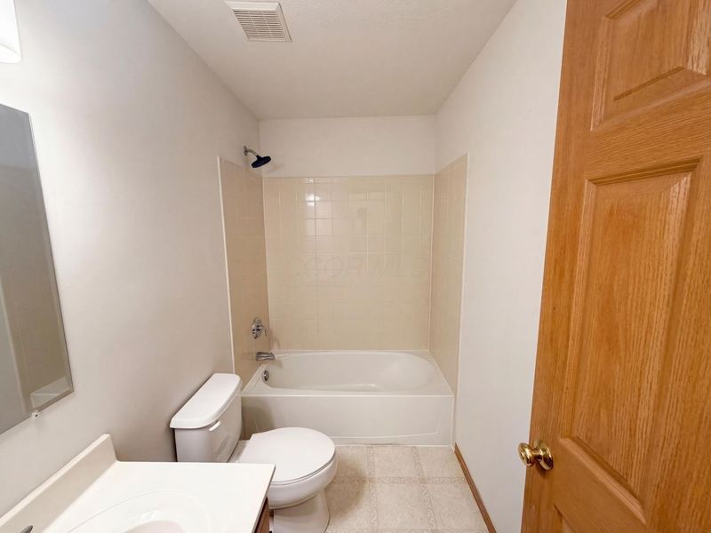 1000 Hidden Cove Way , Columbus, OH 43228 Photo 19