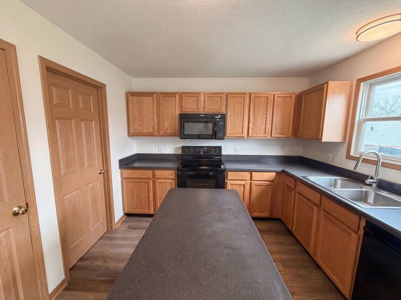 1000 Hidden Cove Way , Columbus, OH 43228 Photo 9