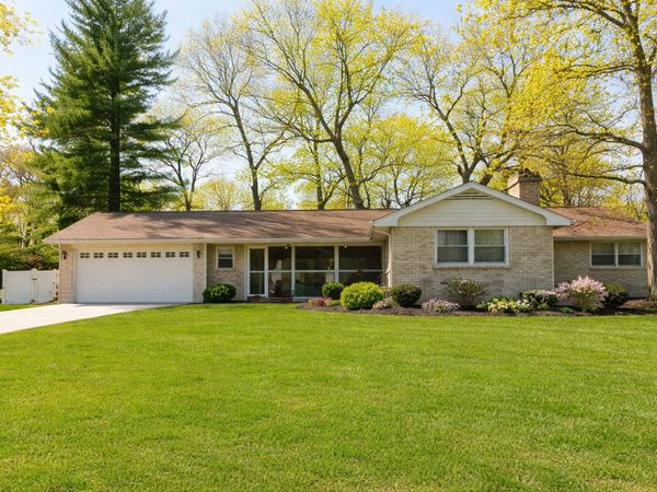 3241 Mineral Springs Road, Sterling, IL 61081