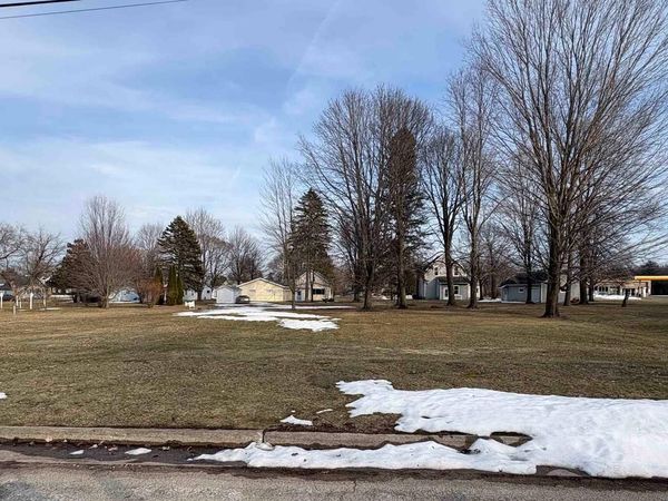 MINEAU AVENUE, Oconto, WI 54153