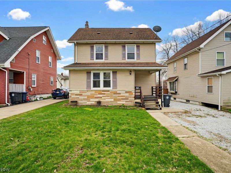 102 E Brookside Avenue , Akron, OH 44301 Photo 1