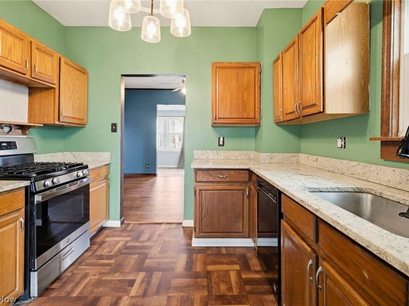 102 E Brookside Avenue , Akron, OH 44301 Photo 12