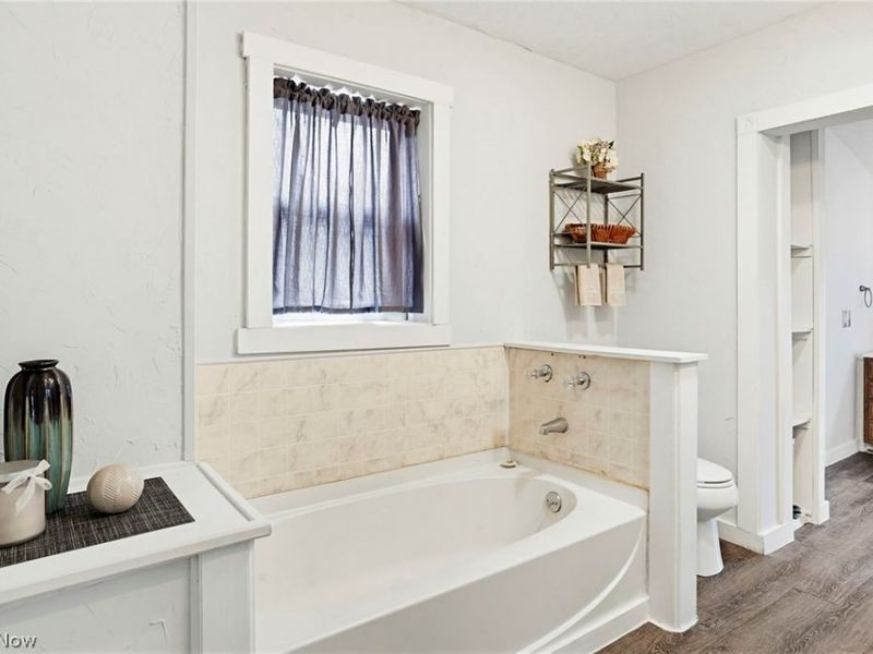 102 E Brookside Avenue , Akron, OH 44301 Photo 18