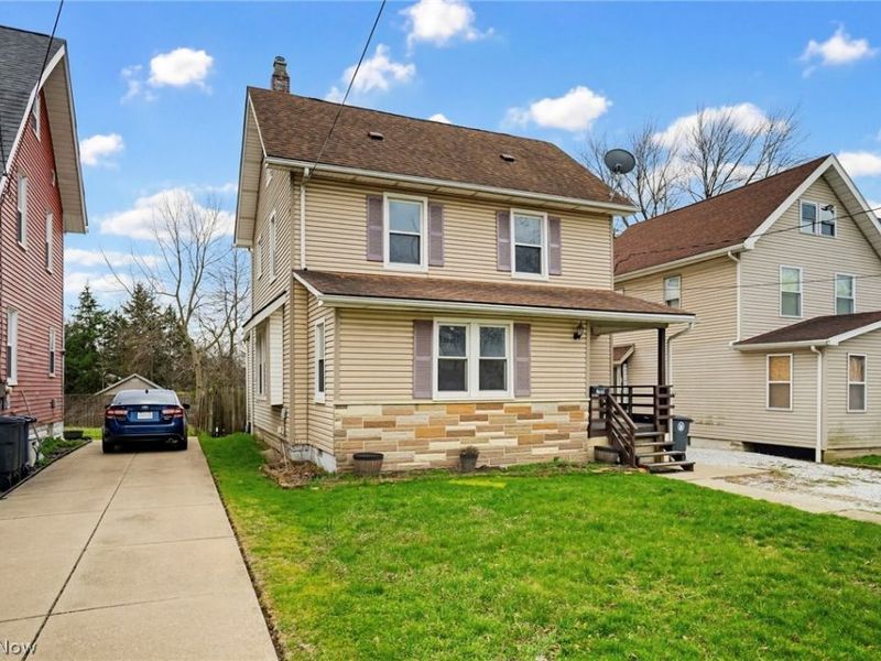 102 E Brookside Avenue , Akron, OH 44301 Photo 2