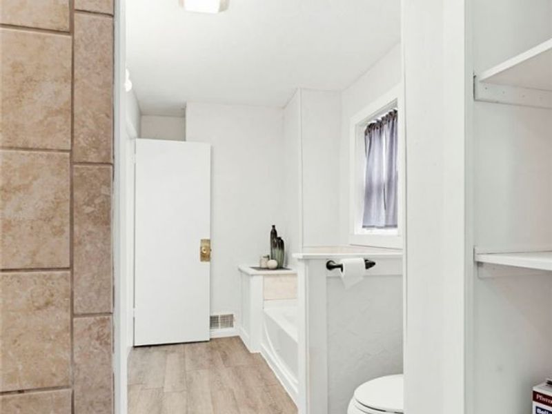 102 E Brookside Avenue , Akron, OH 44301 Photo 20