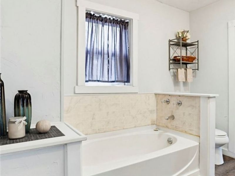 102 E Brookside Avenue , Akron, OH 44301 Photo 22