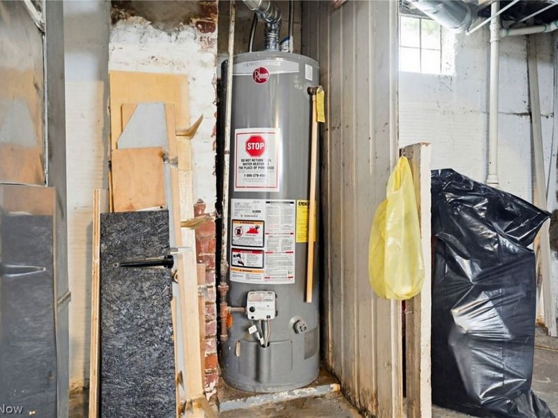 102 E Brookside Avenue , Akron, OH 44301 Photo 28