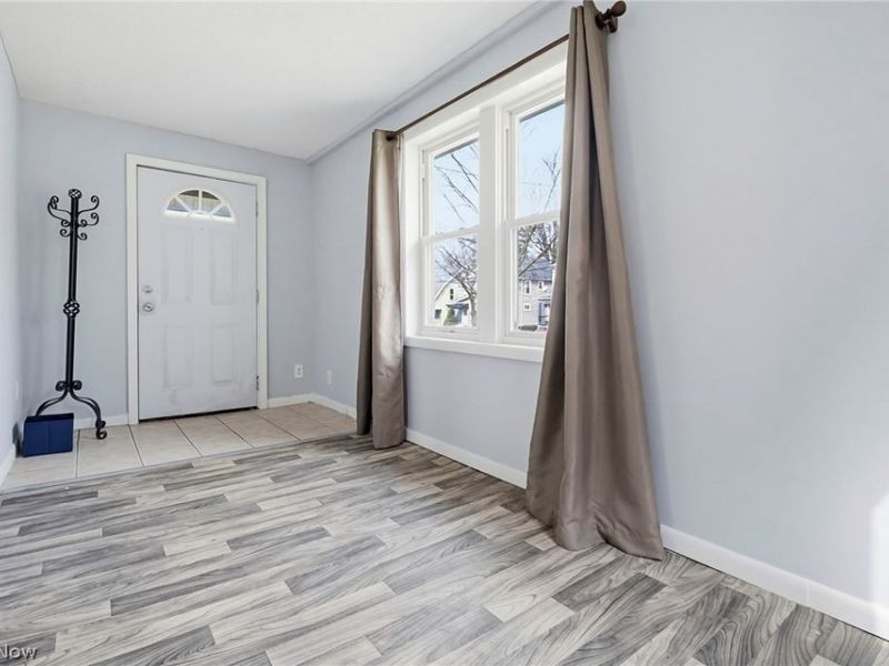 102 E Brookside Avenue , Akron, OH 44301 Photo 6