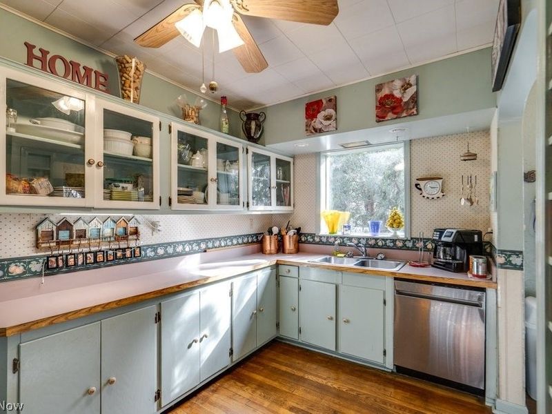 18860 Lorain Road , Fairview Park, OH 44126 Photo 14