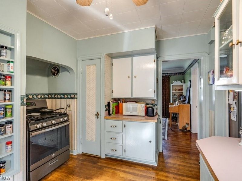 18860 Lorain Road , Fairview Park, OH 44126 Photo 16