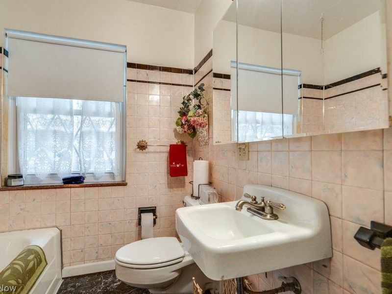 18860 Lorain Road , Fairview Park, OH 44126 Photo 18