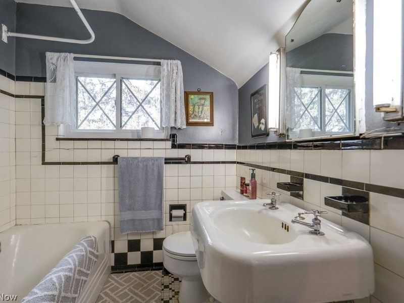 18860 Lorain Road , Fairview Park, OH 44126 Photo 22