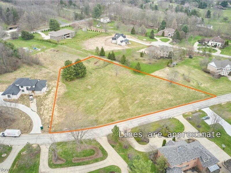 645 Trellis Green Drive , Akron, OH 44333 Photo 3