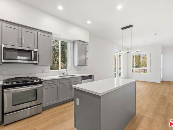 12920 Runway Road, Unit 120, Los Angeles, CA 90094