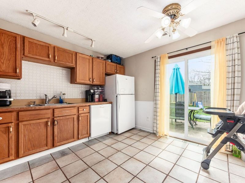 8715 Fairbrook Avenue, Galloway, OH 43119 Photo 12