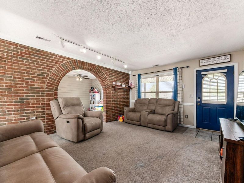 8715 Fairbrook Avenue, Galloway, OH 43119 Photo 5