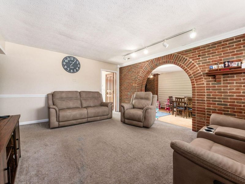 8715 Fairbrook Avenue, Galloway, OH 43119 Photo 7