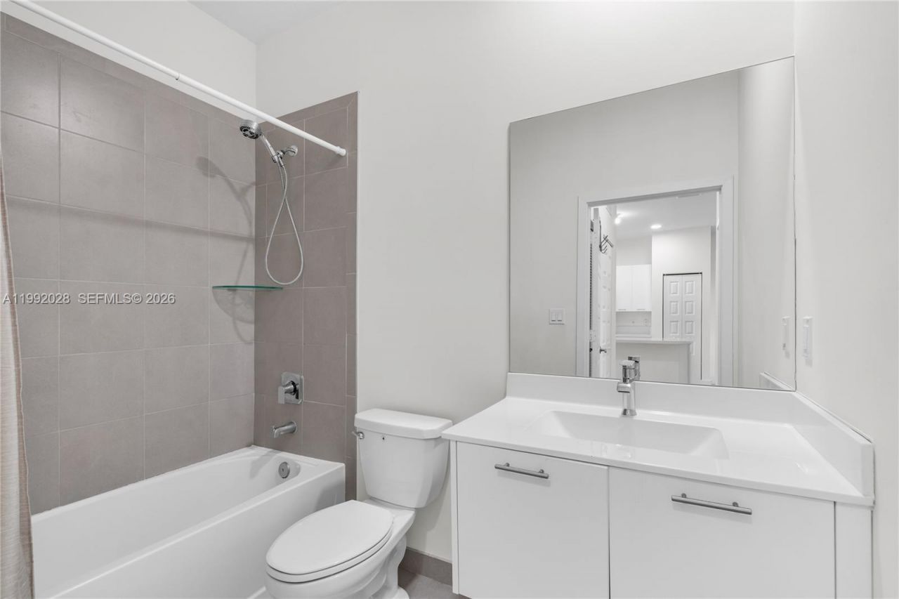 8005 NW 104th Ave, Unit 24, Doral, FL 33178 Photo