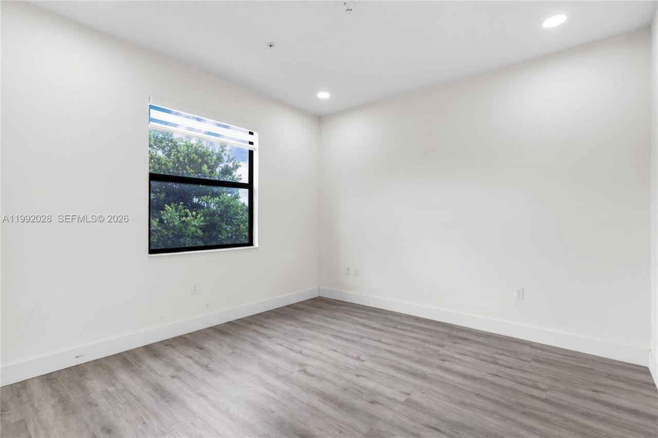 8005 NW 104th Ave, Unit 24, Doral, FL 33178 Photo