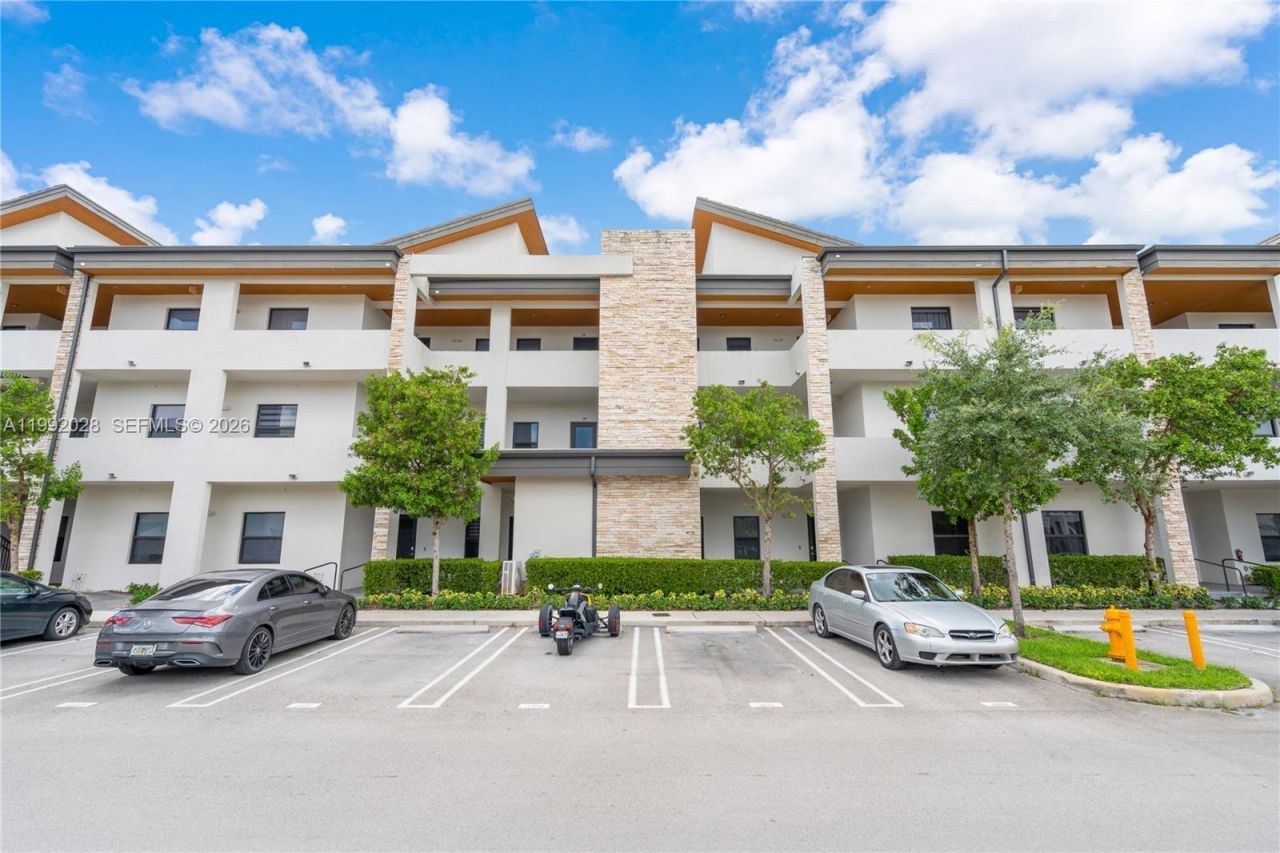 8005 NW 104th Ave, Unit 24, Doral, FL 33178 Photo