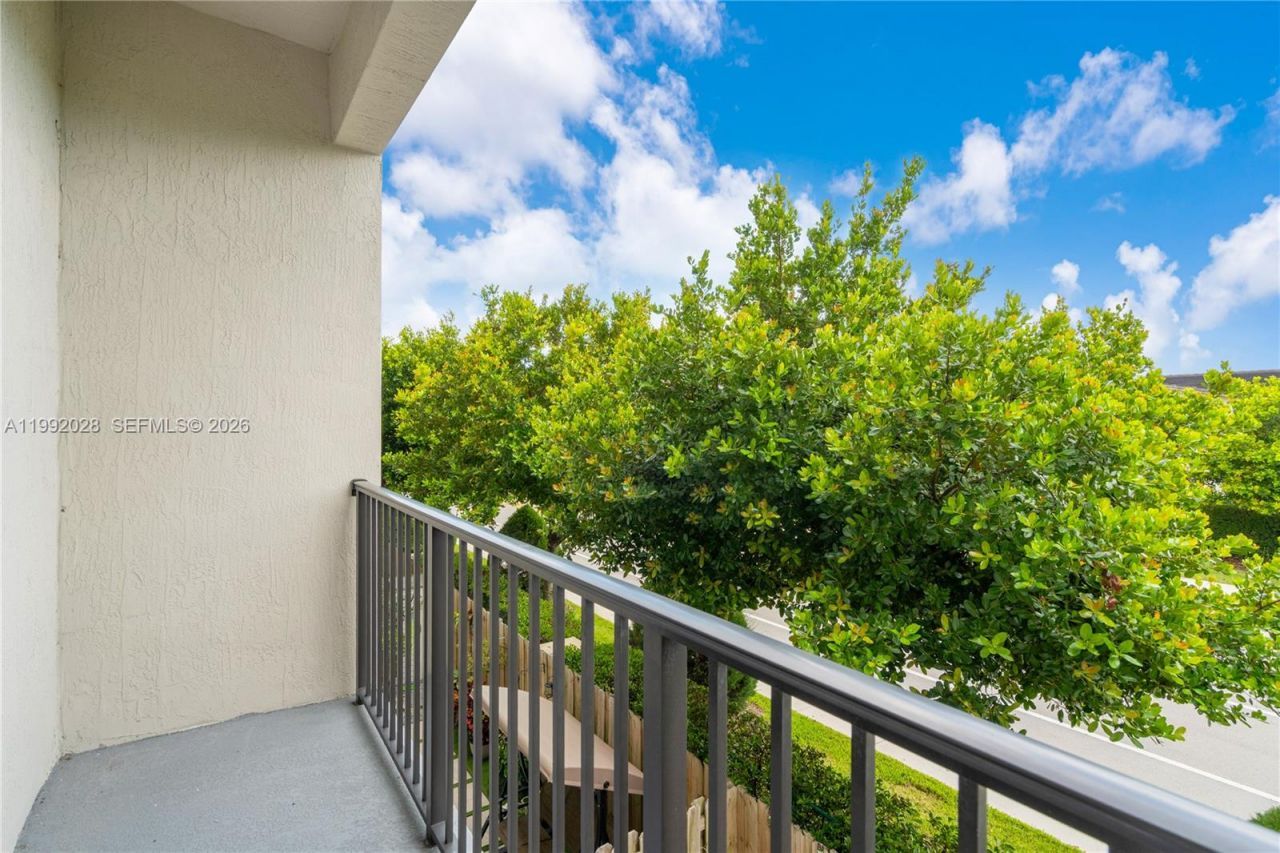 8005 NW 104th Ave, Unit 24, Doral, FL 33178 Photo