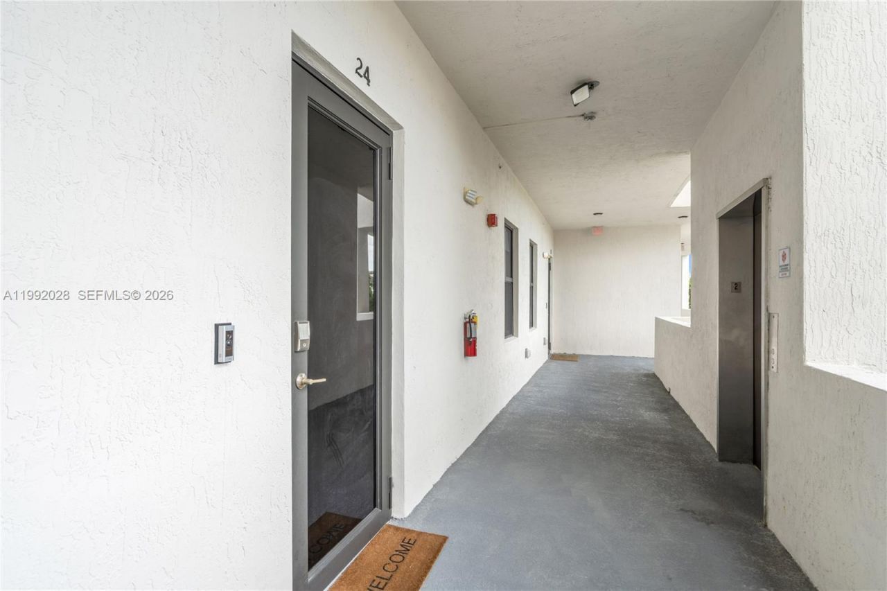 8005 NW 104th Ave, Unit 24, Doral, FL 33178 Photo