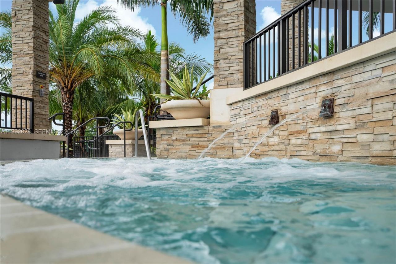 8005 NW 104th Ave, Unit 24, Doral, FL 33178 Photo