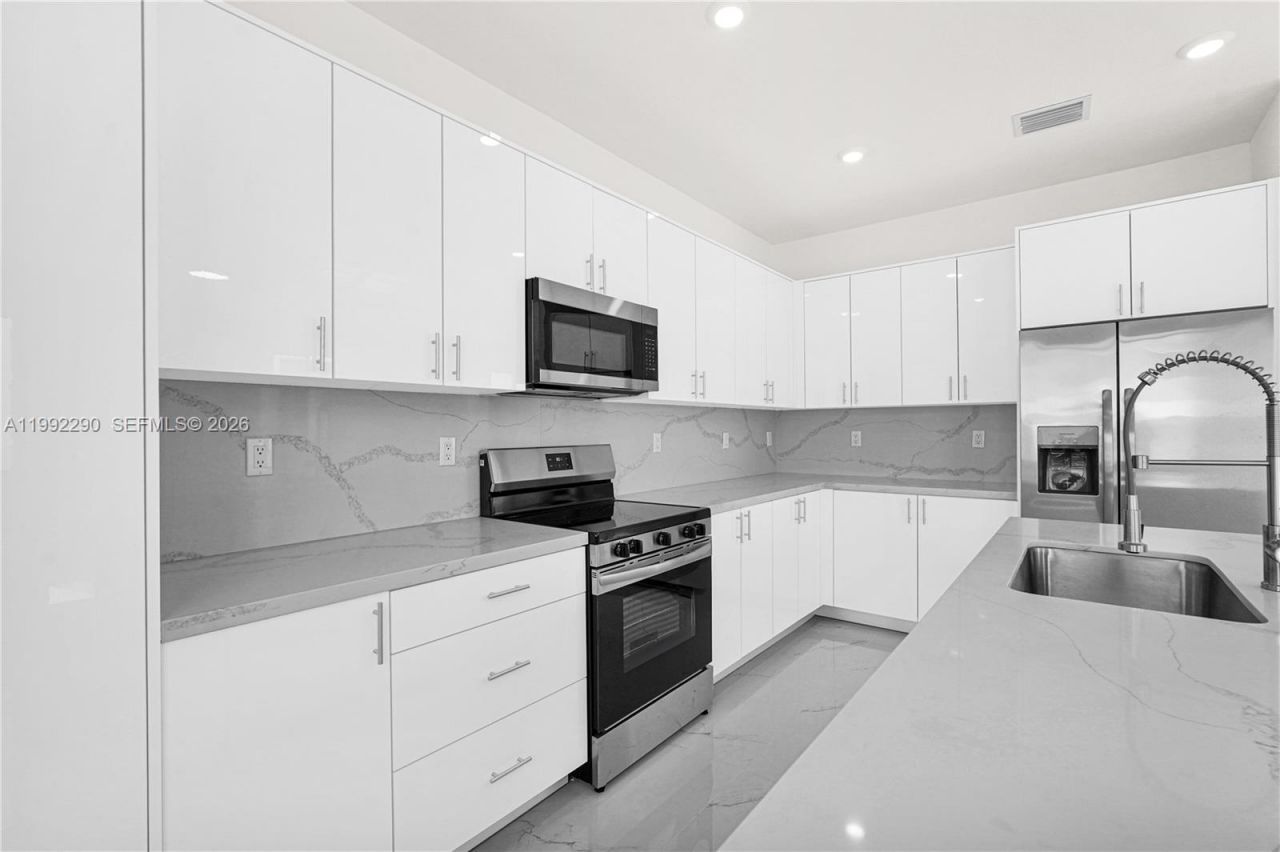 22555 SW 125th Ave , Unit 13A, Miami, FL 33170 Photo