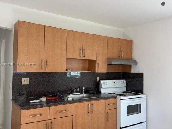 242 SW 11th St , Unit 1, Dania Beach, FL 33004