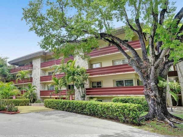 1205 Mariposa Ave, Unit 206, Coral Gables, FL 33146