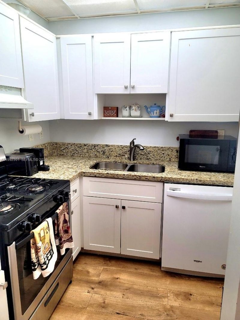 1205 Mariposa Ave, Unit 206, Coral Gables, FL 33146 Photo