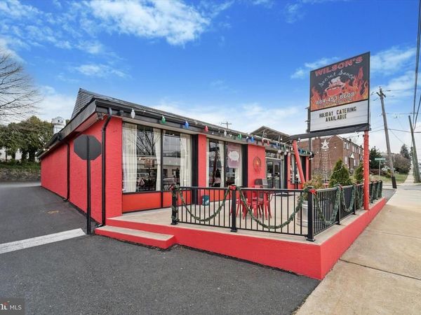 265 E TOWNSHIP LINE ROAD , UPPER DARBY, PA 19082