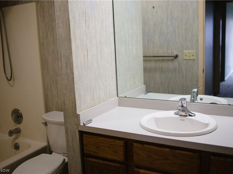 1304 Cedarwood Drive , Unit A2, Westlake, OH 44145 Photo 31