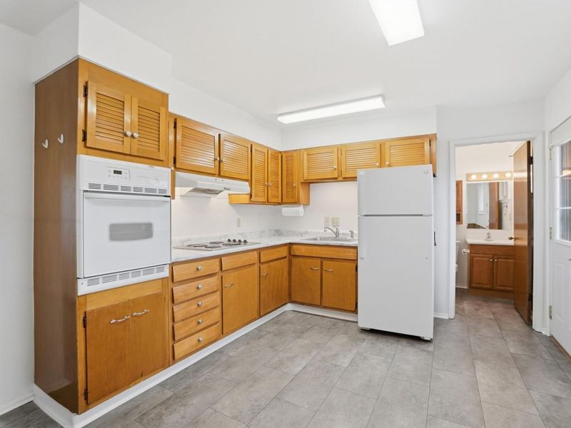 317 Mumford Drive, Troy, OH 45373 Photo 9