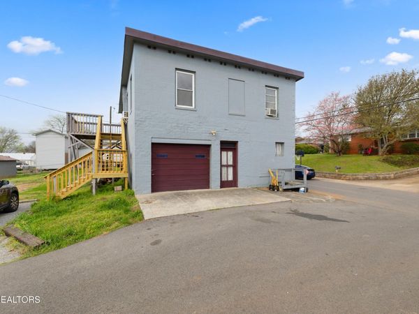 725 Church St, Loudon, TN 37774