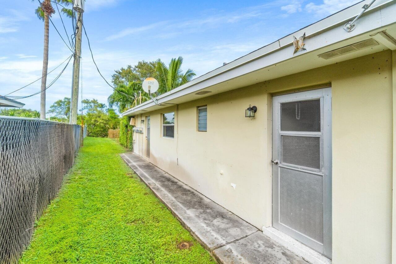 751 Hummingbird Way, Unit 5, North Palm Beach, FL 33408 Photo