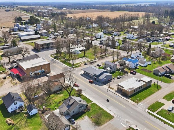 418 Defiance Street, Howe, IN 46746