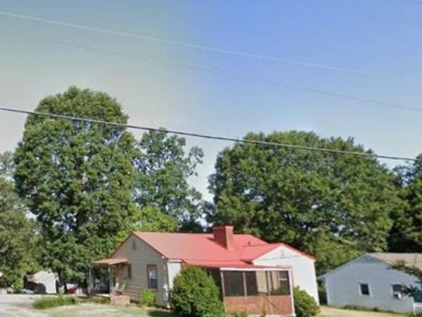 950 Cliff Road , Asheboro, NC 27203