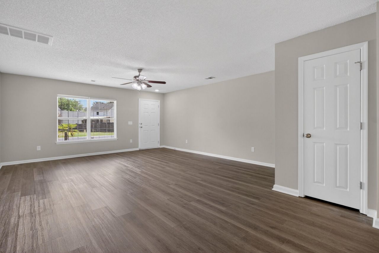 1016 Deerberry Road Photo 4