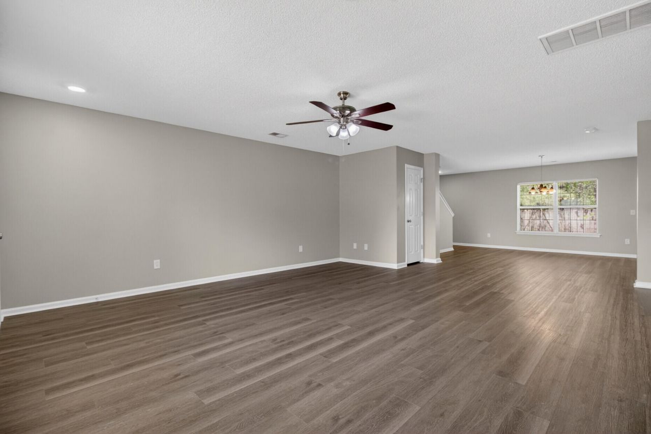 1016 Deerberry Road Photo 5