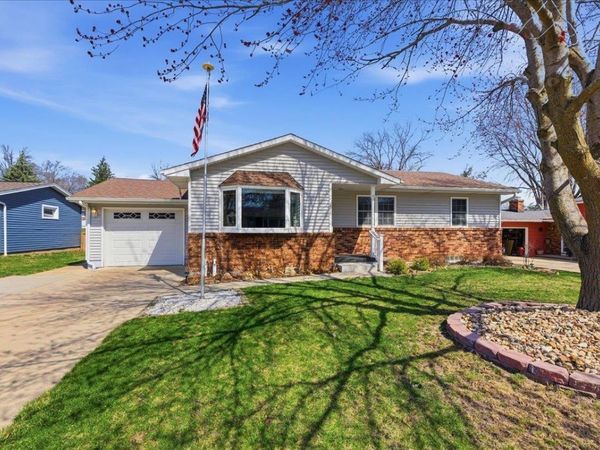 1515 W 5th Street, Cedar Falls, IA 50613