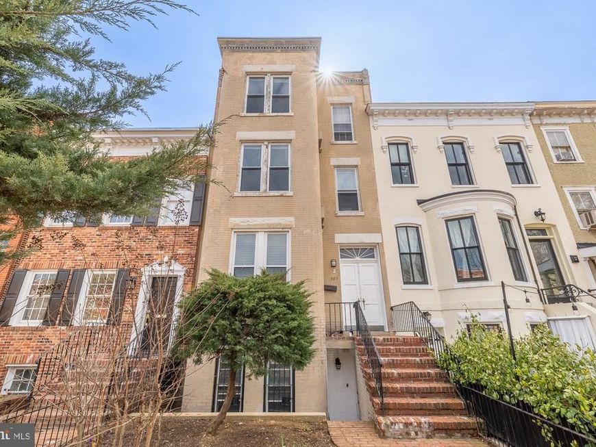 323 Maryland Avenue Ne, Washington, DC 20002 Main Photo