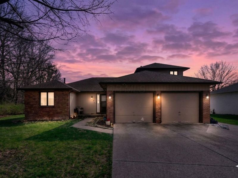 5985 Little Brook Way, Unit 5987, Columbus, OH 43232 Photo 1