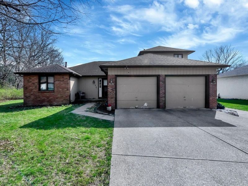 5985 Little Brook Way, Unit 5987, Columbus, OH 43232 Photo 2