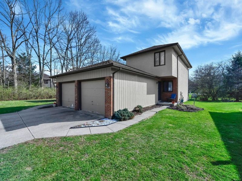 5985 Little Brook Way, Unit 5987, Columbus, OH 43232 Photo 3