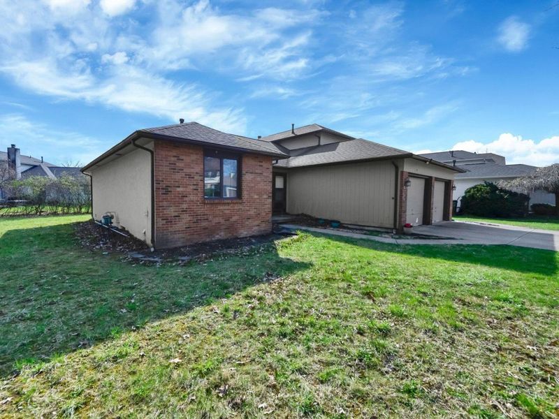 5985 Little Brook Way, Unit 5987, Columbus, OH 43232 Photo 4